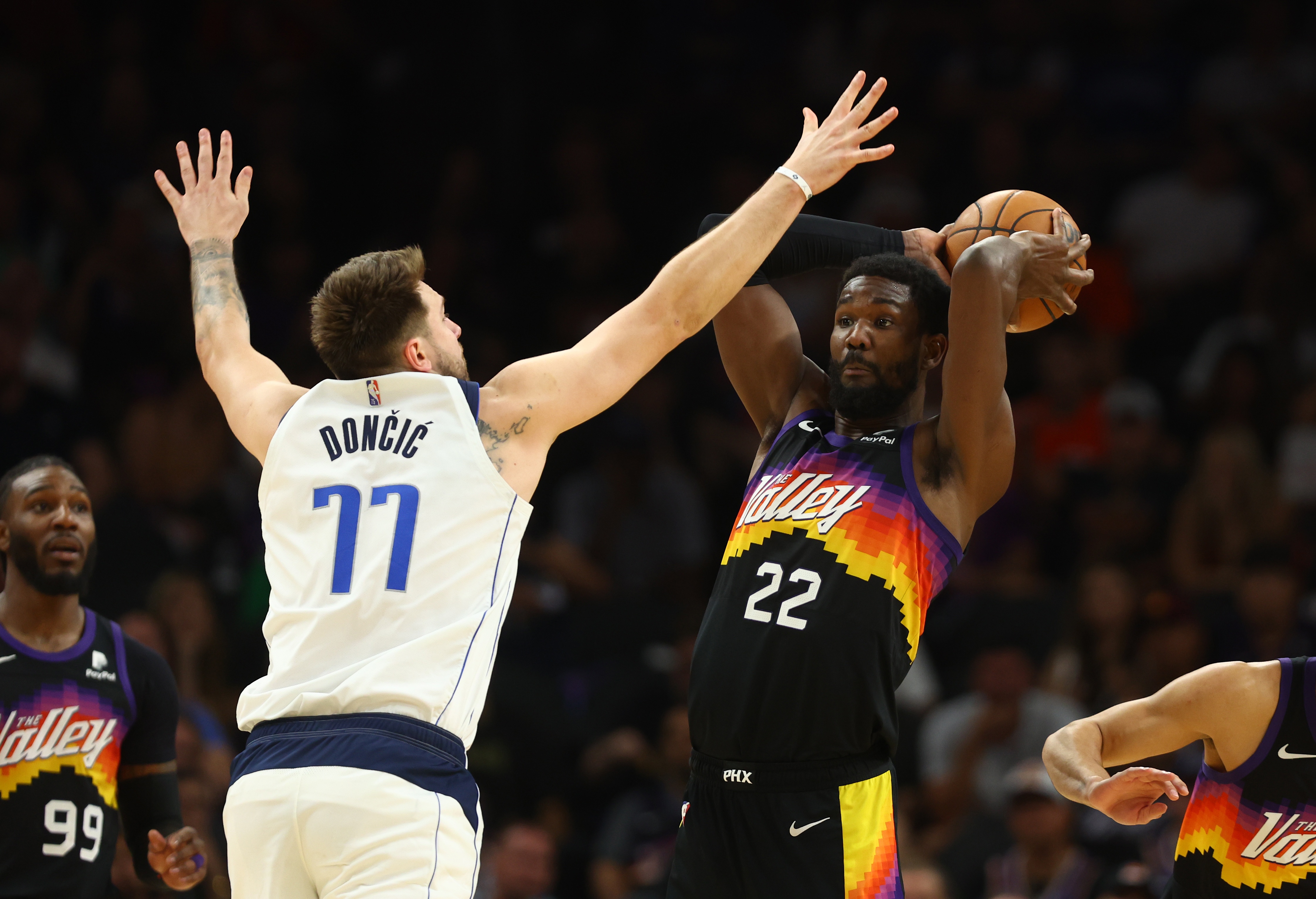 艾顿谈搭档东契奇：就像是玩电子游戏 他可是百年一遇的天才